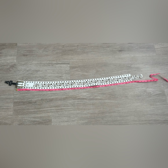 L & D Leather Studded Belt Size Medium 38” - Picture 6 of 6